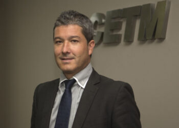 Javier Arnedo reivindica desde Valencia la unidad y el papel estratégico del transporte por carretera