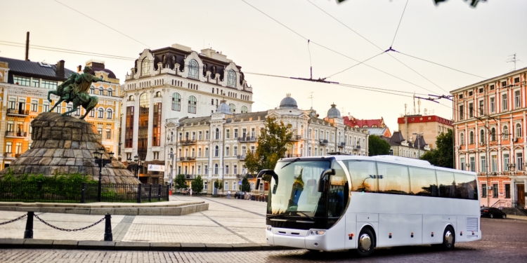 autobús, motor discreto pero esencial del turismo español, brilla en FITUR 2026