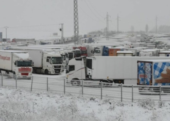 Fenadismer denuncia graves perjuicios al transporte por la prohibición “precipitada e injustificada” de la DGT