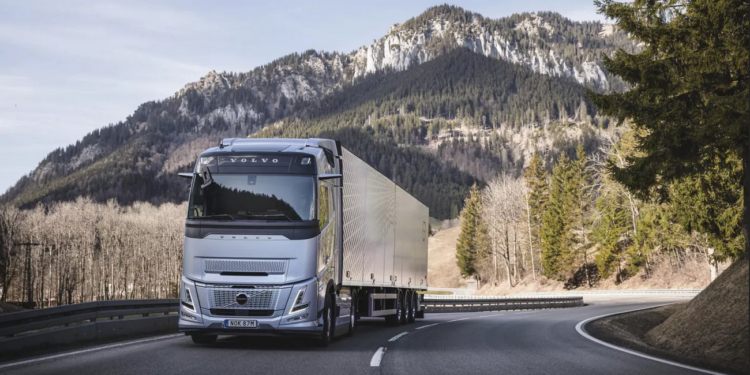 Volvo Trucks recibe pedidos importantes de HayWay Group en EE. UU. y Europa