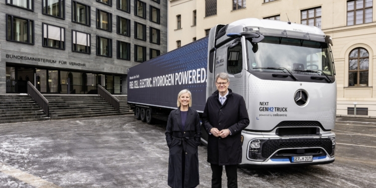 Daimler Truck presenta su nuevo camión de hidrógeno y acelera la descarbonización