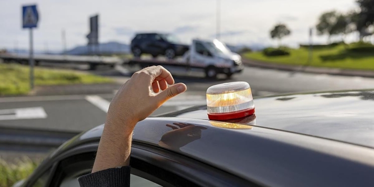 El Race alerta del auge de las “grúas pirata” y advierte del riesgo económico para los conductores