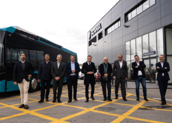 Guaguas apuesta por electricidad: primer bus interurbano eléctrico en Gran Canaria