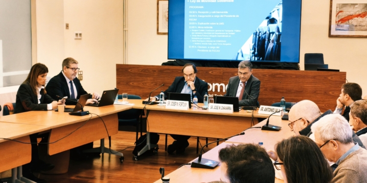 FECAV pide coordinación para aplicar la Ley de Movilidad en el autobús