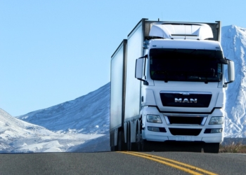 El sector del transporte carga contra la DGT por el “sinsentido” en la gestión del tráfico