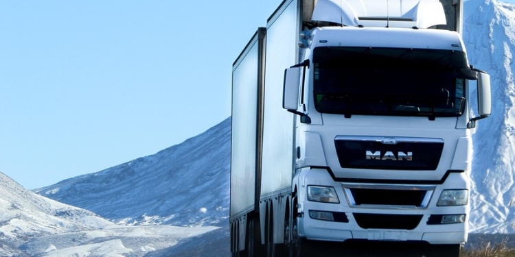 El sector del transporte carga contra la DGT por el “sinsentido” en la gestión del tráfico