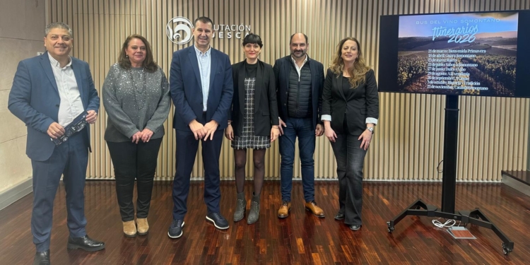 Nueve viajes para descubrir la Ruta del Vino Somontano a bordo del Bus del Vino