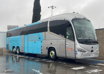 Volvo Buses entrega a Alsa dos nuevos B13R de 15 metros en FITUR 2026