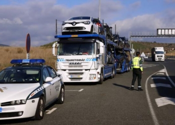 Fegatramer denuncia el cierre injustificado de los accesos a Galicia para el transporte pesado