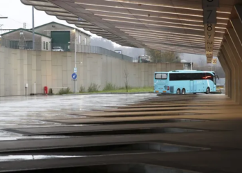 La huelga de autobuses en A Coruña se extiende a otras provincias y afecta a rutas claves