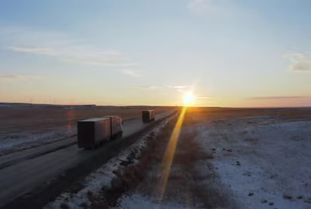 Las federaciones de transportistas cargan contra la DGT por prohibir la circulación de camiones