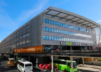 Daimler Buses desplegará estaciones de carga pública de 600 kW