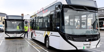 Guernsey incorpora sus primeros eléctricos Enviro100EV de Alexander Dennis