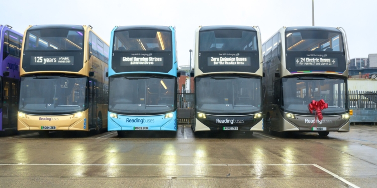 Reading Buses pone en marcha 24 autobuses eléctricos de dos pisos Enviro400EV