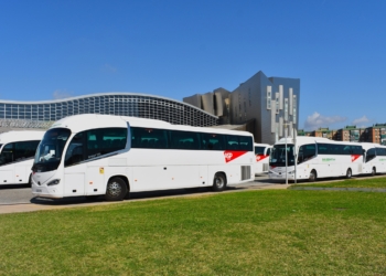 Autobuses Paco Pepe sella acuerdos clave con touroperadores en Fitur 2026