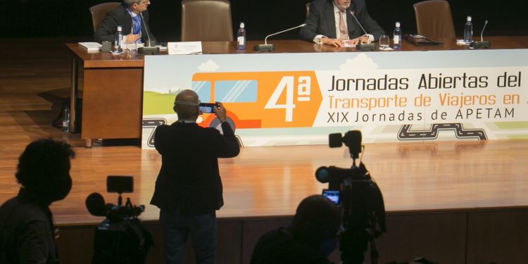 FeriaBús abordará la nueva Ley de movilidad sostenible y los retos clave del transporte por carretera