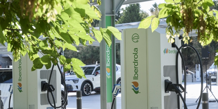 Iberdrola supera los 11.000 puntos de recarga públicos y refuerza su liderazgo