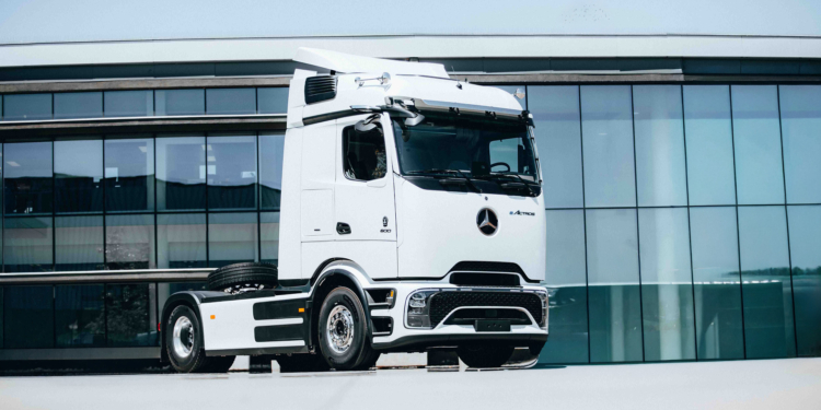 Mercedes-Benz Trucks entrega los primeros eActros 600 eléctricos de larga distancia