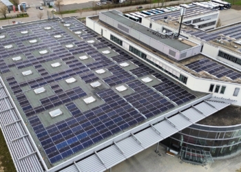 Daimler Buses impulsa la sostenibilidad de su planta con un nuevo sistema fotovoltaico