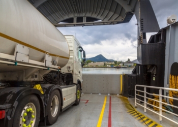 El Tribunal Supremo deberá unificar doctrina sobre la retribución del tiempo de ferry de los conductores entre la península y las islas