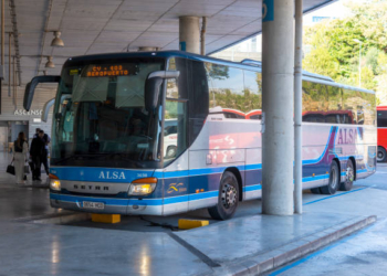El autobús mantiene su liderazgo en el colectivo: 3.572 millones de viajeros