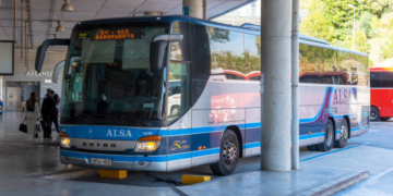El autobús mantiene su liderazgo en el colectivo: 3.572 millones de viajeros