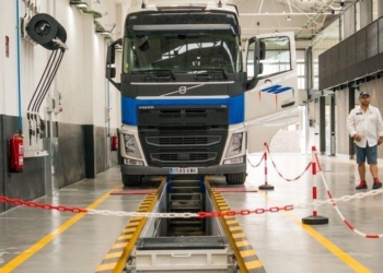 El Ministerio de Industria concede un plazo extraordinario en 2026 para facilitar la homologación de camiones a 44 toneladas en las ITV