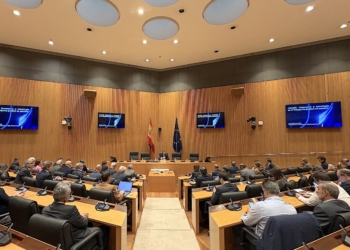 Confebus reúne en el Congreso a expertos y políticos para impulsar la innovación en el transporte en autobús