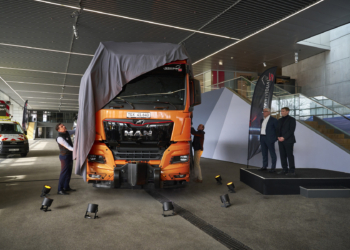 MAN lanza una nueva tractora TGX para transporte pesado capaz de mover hasta 250 toneladas