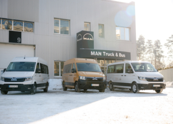 MAN refuerza su apoyo a Ucrania con la entrega de vehículos TGE para estudiantes