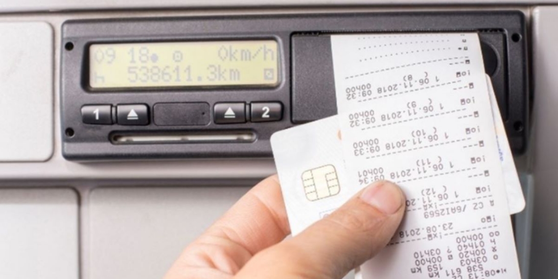 El Ministerio de Trabajo aprobará el nuevo decreto de control digital de jornada sin excluir al transporte por carretera