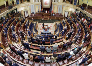 El Congreso impulsa un plan de 12.600 millones para electrificar autobuses y autocares interurbanos