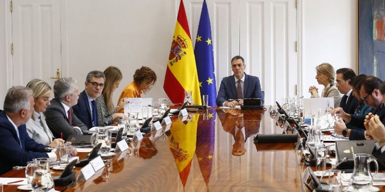 Conetrans critica la falta de medidas del Gobierno ante el alza del gasóleo y alerta de pérdidas en el sector