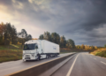 Renault Trucks refuerza su posición en 2025, y acelera en electrificación