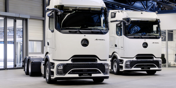 Mercedes-Benz Trucks y Girteka acuerdan la entrega de 500 Actros L ProCabin