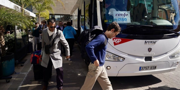 Direbús impugnará la licitación de transporte alternativo por carretera anunciada por Renfe