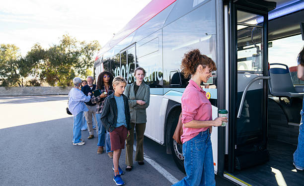 Anetra pide al CNTC actuar ante la licitación de Renfe para crear una empresa de transporte en autobús