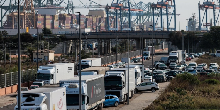 El transporte por carretera ya supone el 4% del PIB  valenciano en la ciudad