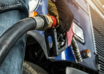 El transporte por carretera asume más de 100 millones en sobrecostes en diez días por la subida del gasóleo