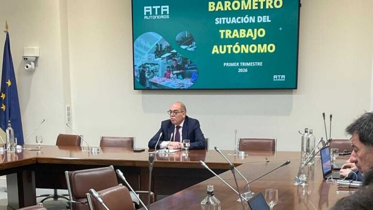 Reunión sobre la situación de los autónomos en 2026 con presentación de datos