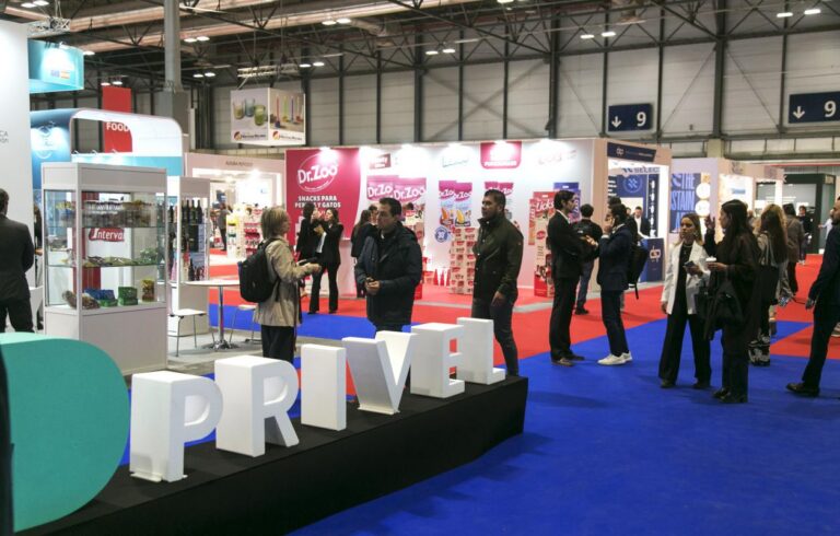 Feria PRIVEL 2026 en Ifema Madrid con expositores y visitantes