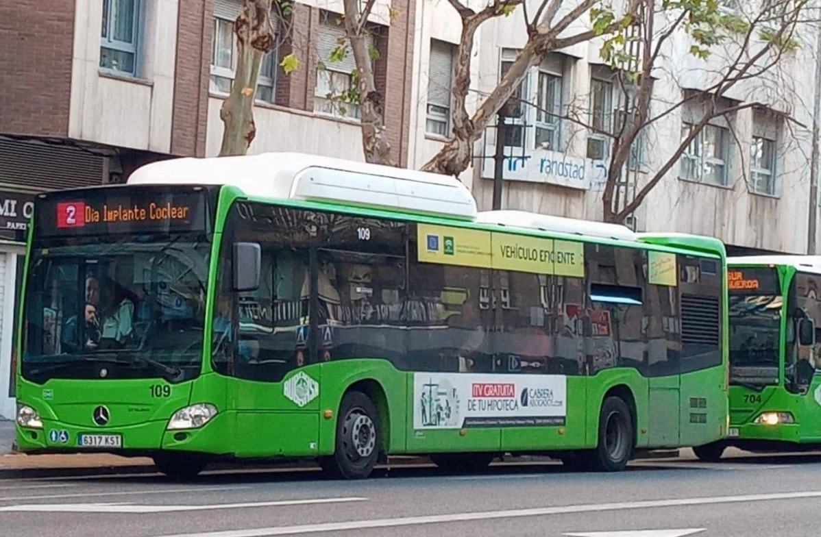 Aucorsa prueba el pago con tarjeta bancaria en sus autobuses urbanos para agilizar el servicio
