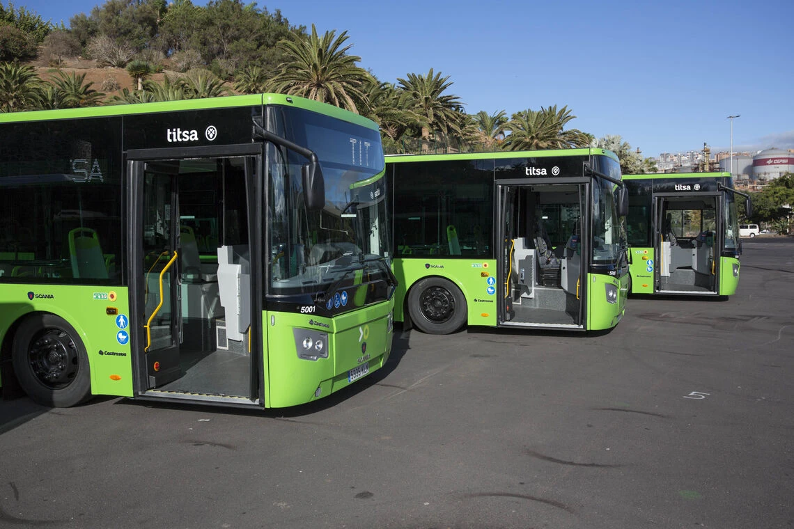 Santa Cruz de Tenerife licita la compra de 61 autobuses por casi 30 millones
