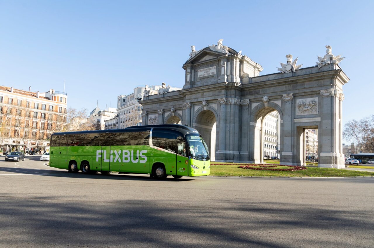 FlixBus amplía su red ibérica con conexiones entre Madrid, Braga, Lisboa y Badajoz