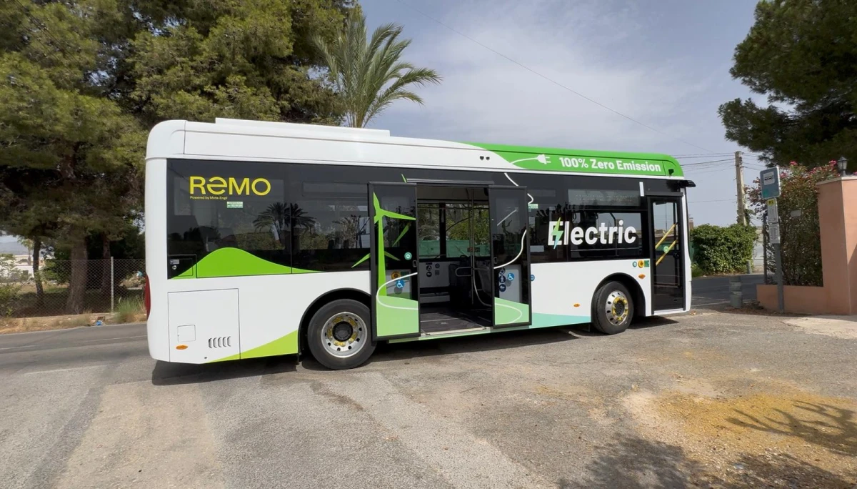 Elche prueba un midibús eléctrico para reforzar el transporte en las pedanías del norte