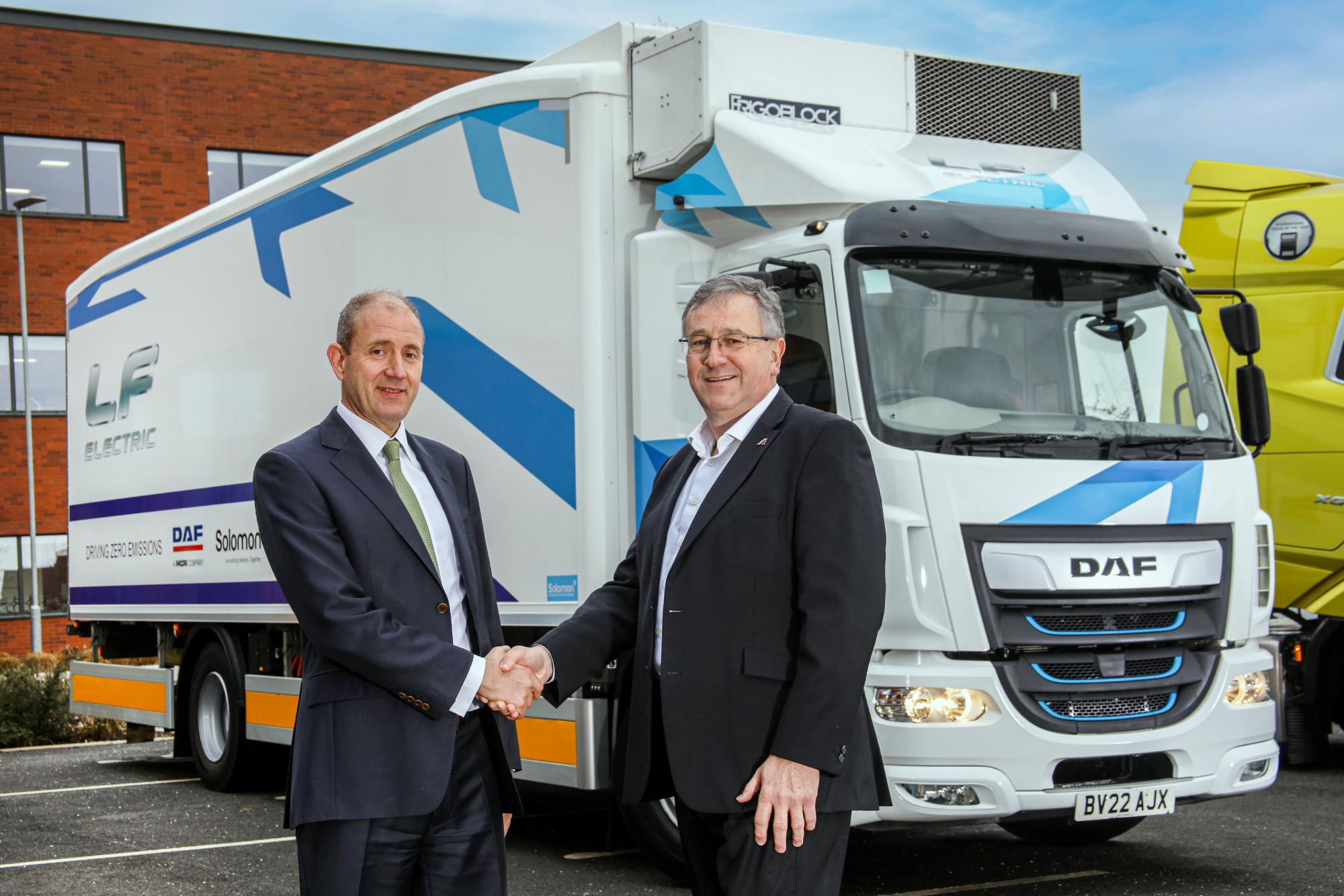 DAF cierra un pedido récord de camiones diésel y eléctricos en el Reino Unido