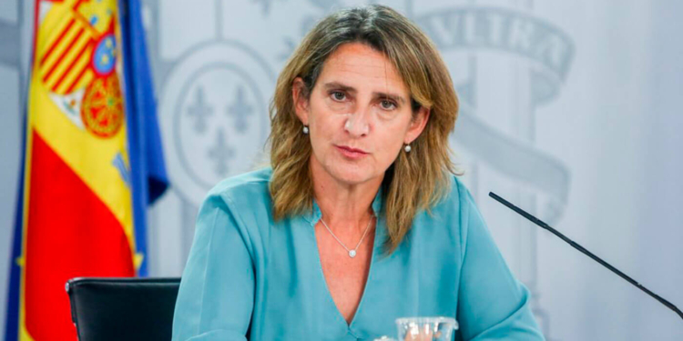 Aplauso para la ministra Teresa Ribera