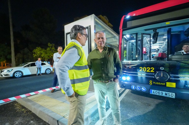Tussam da comienzo a las pruebas de la línea de Tranvibús en Sevilla