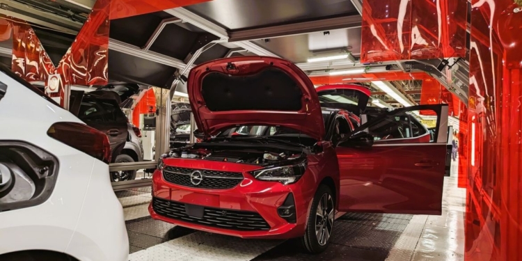 La planta Stellantis en Zaragoza se une al programa TransMisiones