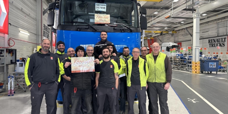 Renault Trucks celebra la producción de su camión número un millón